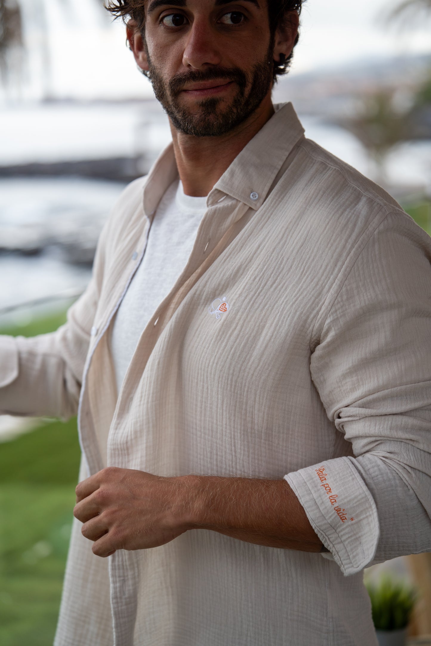 Chemise beige cuchilla
